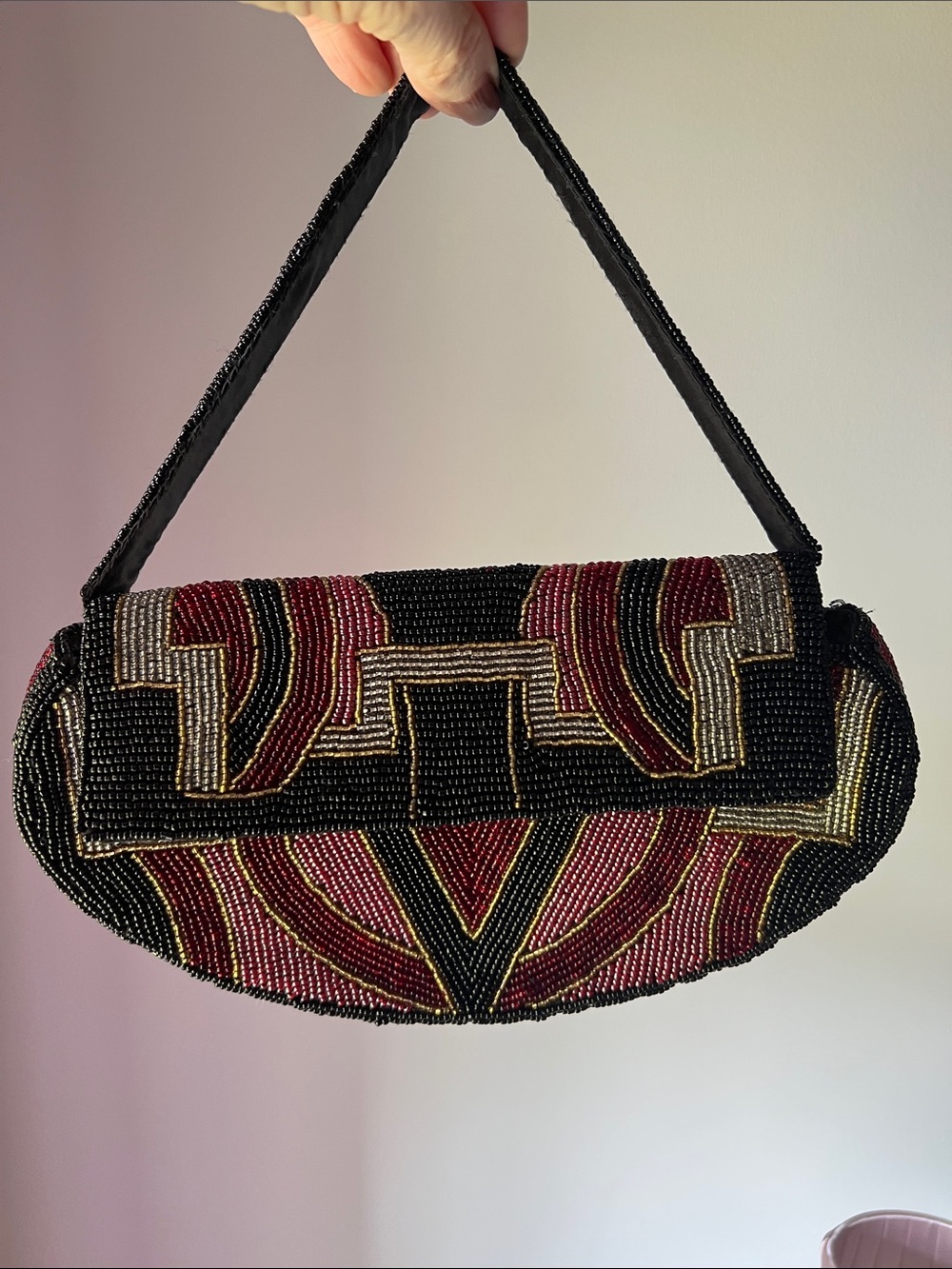 LE REGALE Art Deco Inspired Beaded Art Deco Evening Clutch in Black and Burgundy